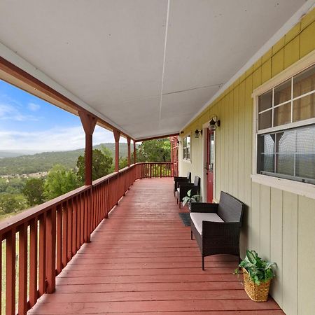 Entire 2Br 2Ba Hilltop View Home Sleeps 7 Pets 4 Acres Jacuzzi Central Ac Kingbeds Free Wifi-Parking Kitchen Washerdryer Starry Terrace Two Sunset Dining Patios Grill Stovetop Oven Fridge Onsitewoodedhiking Wildlife Coveredpatio4Pets & Birds Singing! Marble Falls Bagian luar foto