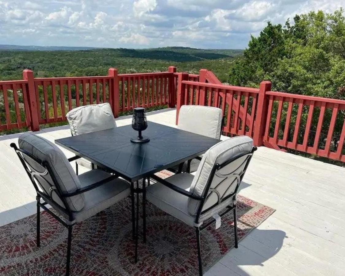 Entire 2Br 2Ba Hilltop View Home Sleeps 7 Pets 4 Acres Jacuzzi Central Ac Kingbeds Free Wifi-Parking Kitchen Washerdryer Starry Terrace Two Sunset Dining Patios Grill Stovetop Oven Fridge Onsitewoodedhiking Wildlife Coveredpatio4Pets & Birds Singing! Marble Falls Bagian luar foto