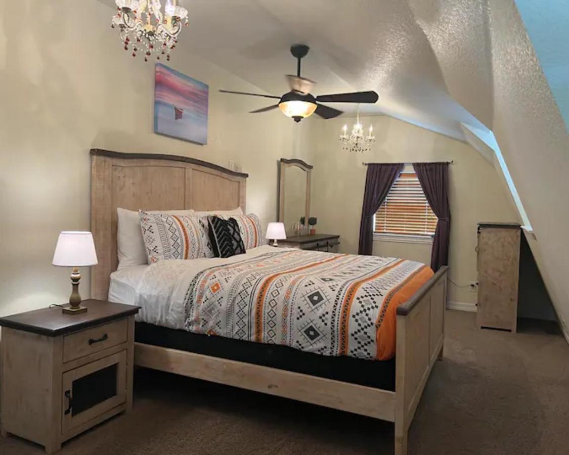 Entire 2Br 2Ba Hilltop View Home Sleeps 7 Pets 4 Acres Jacuzzi Central Ac Kingbeds Free Wifi-Parking Kitchen Washerdryer Starry Terrace Two Sunset Dining Patios Grill Stovetop Oven Fridge Onsitewoodedhiking Wildlife Coveredpatio4Pets & Birds Singing! Marble Falls Bagian luar foto