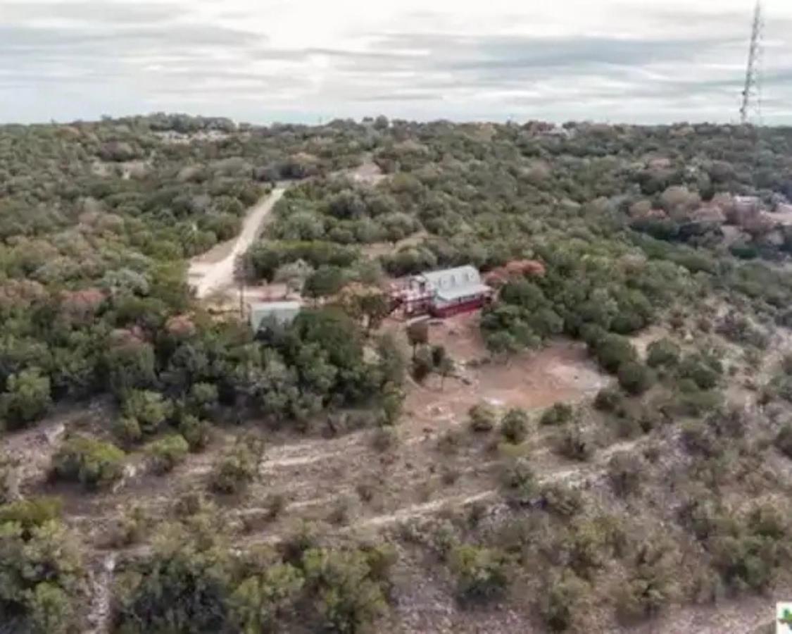 Entire 2Br 2Ba Hilltop View Home Sleeps 7 Pets 4 Acres Jacuzzi Central Ac Kingbeds Free Wifi-Parking Kitchen Washerdryer Starry Terrace Two Sunset Dining Patios Grill Stovetop Oven Fridge Onsitewoodedhiking Wildlife Coveredpatio4Pets & Birds Singing! Marble Falls Bagian luar foto