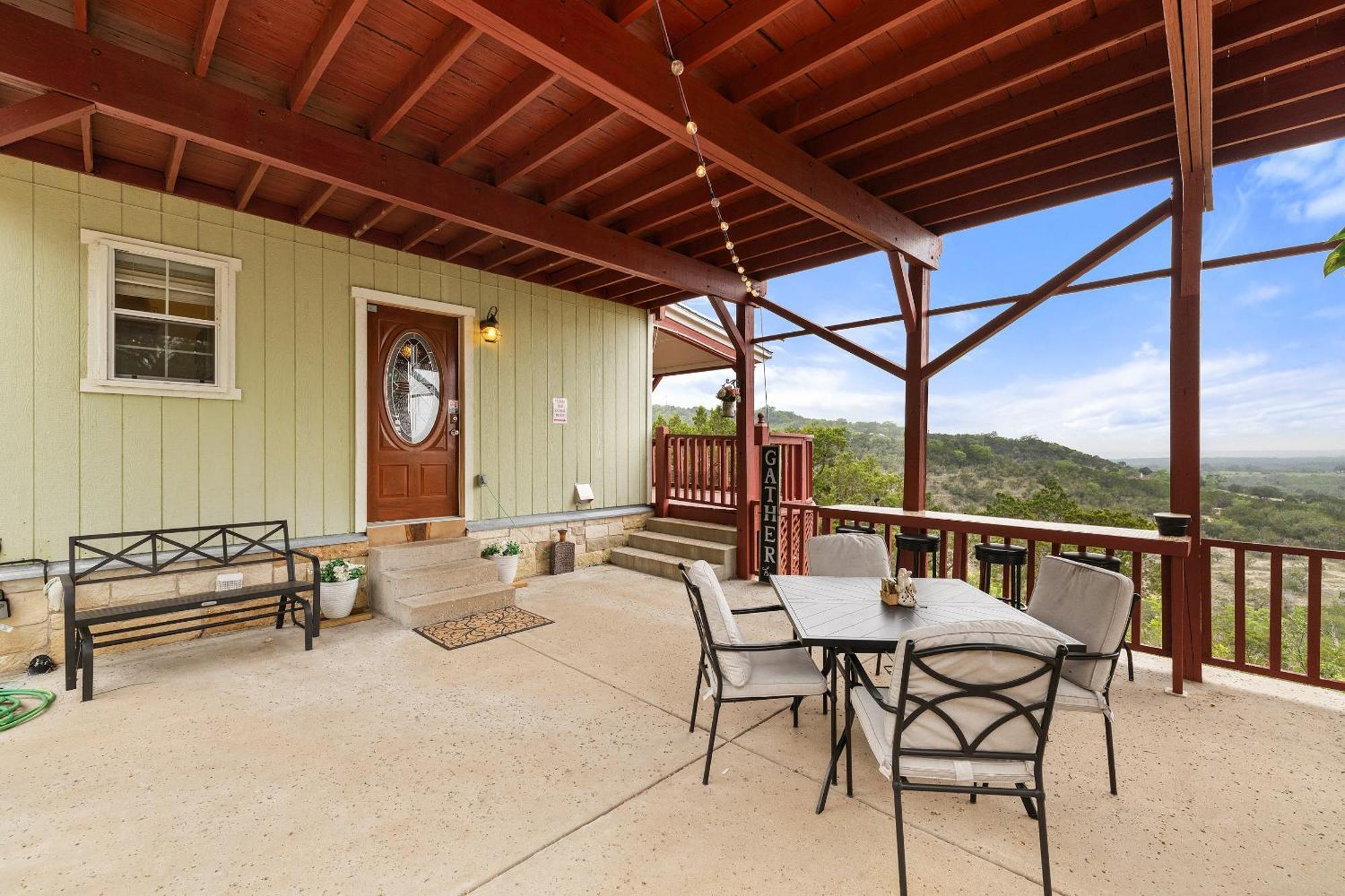 Entire 2Br 2Ba Hilltop View Home Sleeps 7 Pets 4 Acres Jacuzzi Central Ac Kingbeds Free Wifi-Parking Kitchen Washerdryer Starry Terrace Two Sunset Dining Patios Grill Stovetop Oven Fridge Onsitewoodedhiking Wildlife Coveredpatio4Pets & Birds Singing! Marble Falls Bagian luar foto