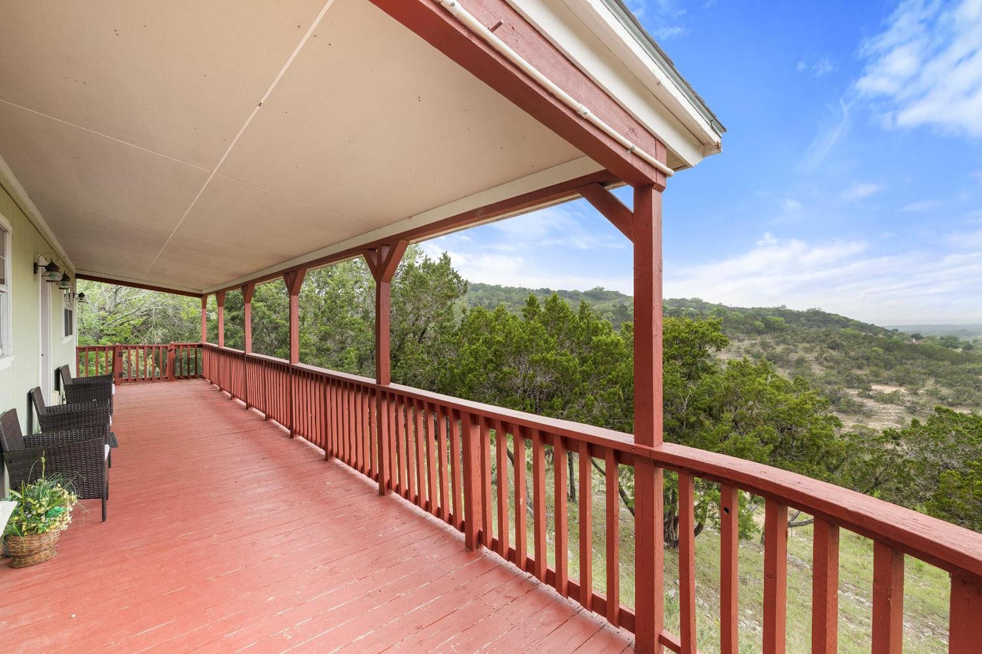 Entire 2Br 2Ba Hilltop View Home Sleeps 7 Pets 4 Acres Jacuzzi Central Ac Kingbeds Free Wifi-Parking Kitchen Washerdryer Starry Terrace Two Sunset Dining Patios Grill Stovetop Oven Fridge Onsitewoodedhiking Wildlife Coveredpatio4Pets & Birds Singing! Marble Falls Bagian luar foto