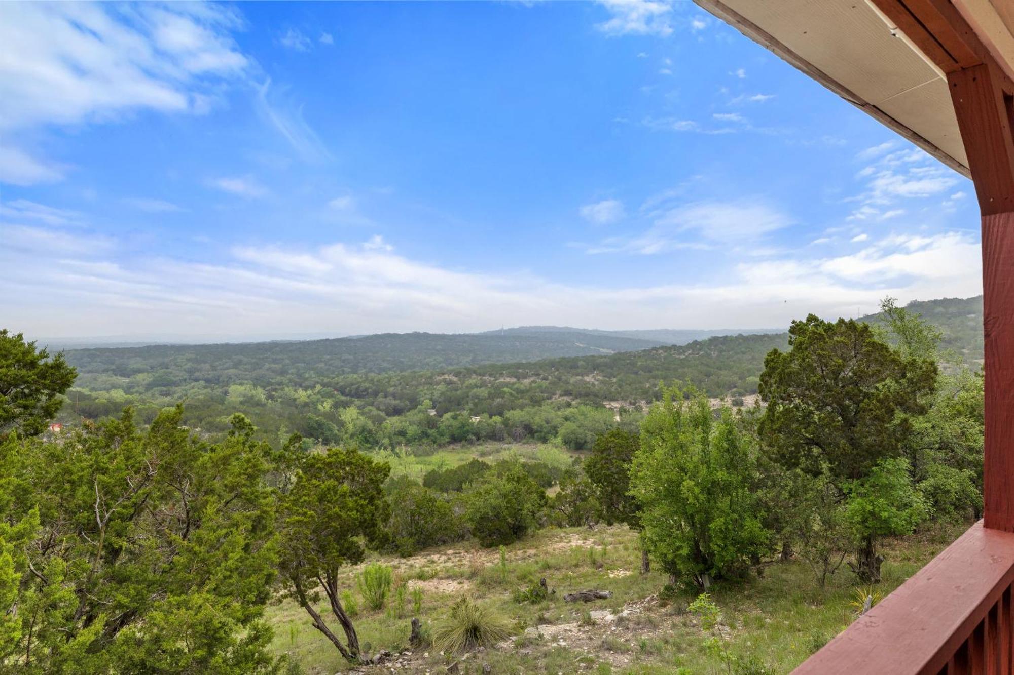 Entire 2Br 2Ba Hilltop View Home Sleeps 7 Pets 4 Acres Jacuzzi Central Ac Kingbeds Free Wifi-Parking Kitchen Washerdryer Starry Terrace Two Sunset Dining Patios Grill Stovetop Oven Fridge Onsitewoodedhiking Wildlife Coveredpatio4Pets & Birds Singing! Marble Falls Bagian luar foto