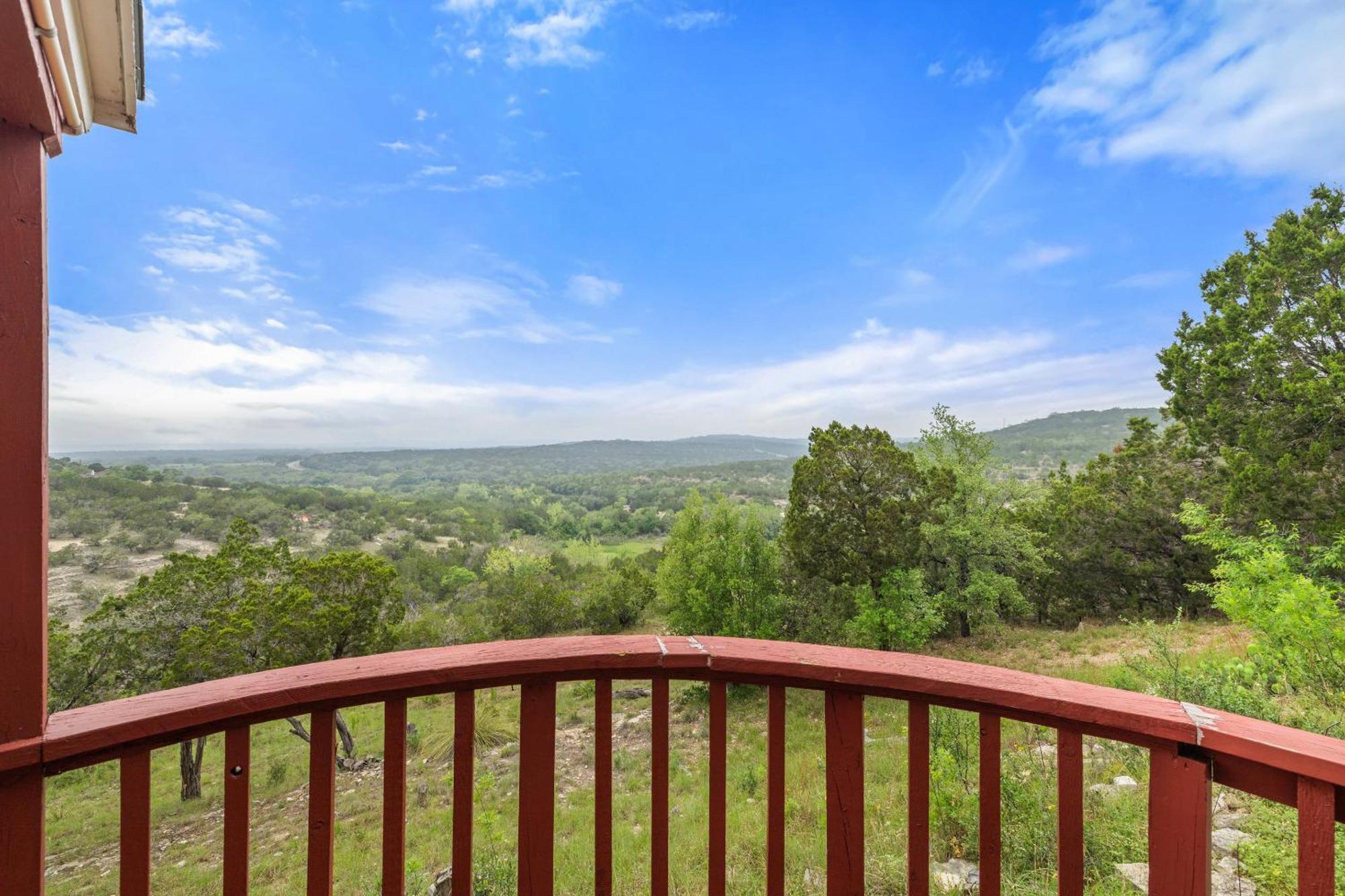 Entire 2Br 2Ba Hilltop View Home Sleeps 7 Pets 4 Acres Jacuzzi Central Ac Kingbeds Free Wifi-Parking Kitchen Washerdryer Starry Terrace Two Sunset Dining Patios Grill Stovetop Oven Fridge Onsitewoodedhiking Wildlife Coveredpatio4Pets & Birds Singing! Marble Falls Bagian luar foto