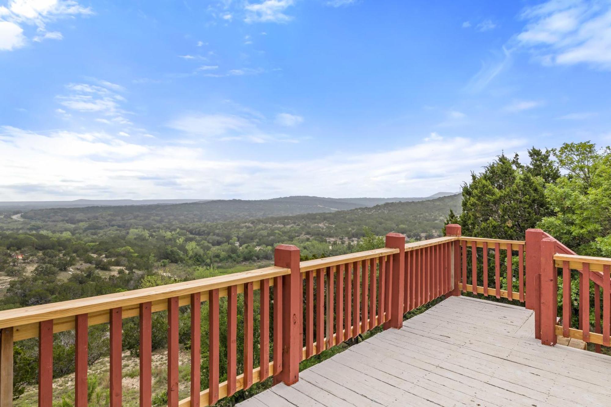 Entire 2Br 2Ba Hilltop View Home Sleeps 7 Pets 4 Acres Jacuzzi Central Ac Kingbeds Free Wifi-Parking Kitchen Washerdryer Starry Terrace Two Sunset Dining Patios Grill Stovetop Oven Fridge Onsitewoodedhiking Wildlife Coveredpatio4Pets & Birds Singing! Marble Falls Bagian luar foto